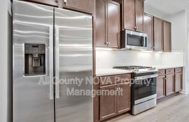 10936 PRESIDENTIAL PKWY Gallery 4