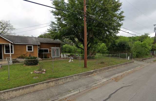 Spacious Home Near Downtown Gallery 4