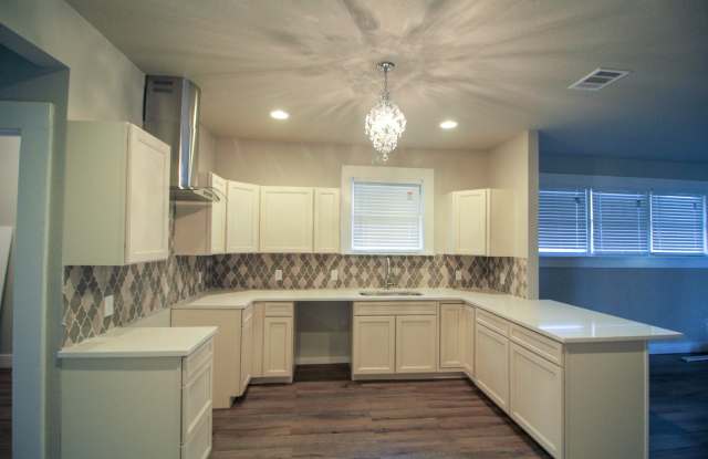 Historic 3/2 Adorable Remodel in Dignowity/Denver Heights photos photos