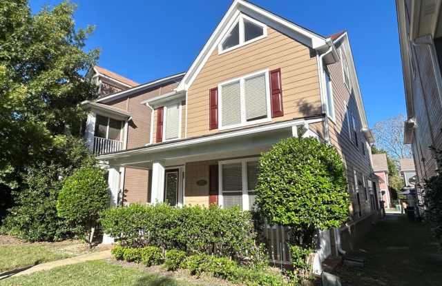 Spacious Downtown Home with 3 floors! Bonus Room! Pets are owner's approval. photos photos Spacious Downtown Home with 3 floors! Bonus Room! Pets are owner's approval. photos photos