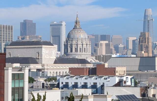 Studio Apartment Home on Top Floor with views of City Hall! photos photos Studio Apartment Home on Top Floor with views of City Hall! photos photos