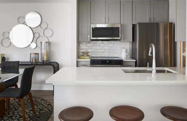 Lakeside Apartments Gallery 2