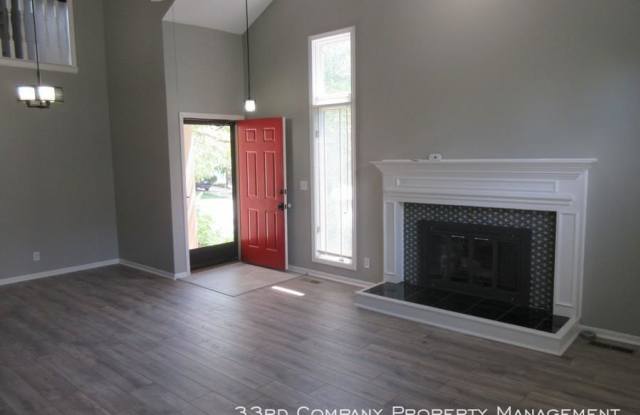 12044 Hemlock Street Gallery 3