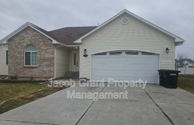 3030 Devonwood Dr - 3030 Devonwood Drive, Ammon, ID 83406