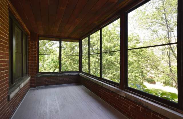 1505 Maple Avenue Gallery 2