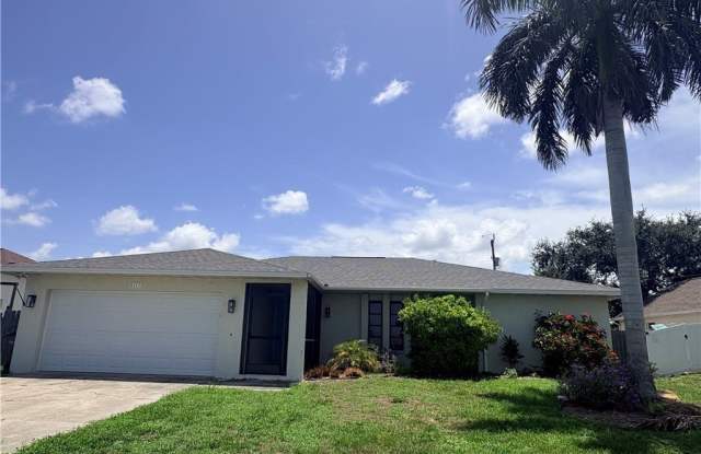 5113 Chiquita Boulevard S Gallery 1
