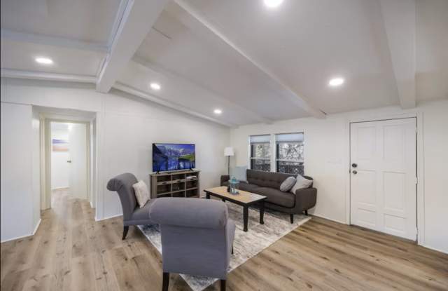 1255 Songbird Dr photos photos