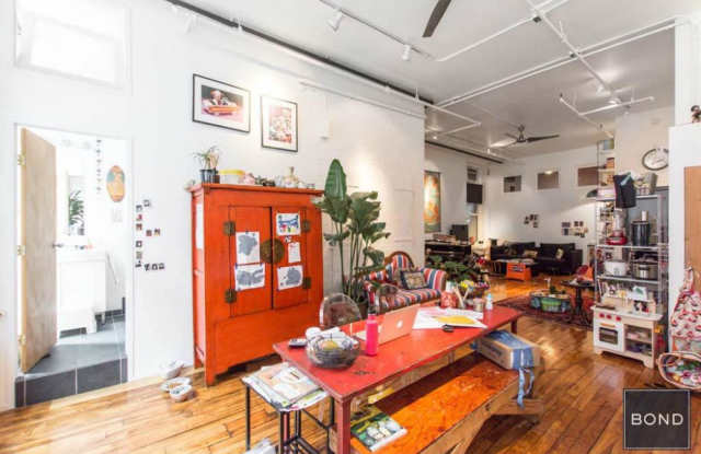 138 Baxter Street Gallery 4