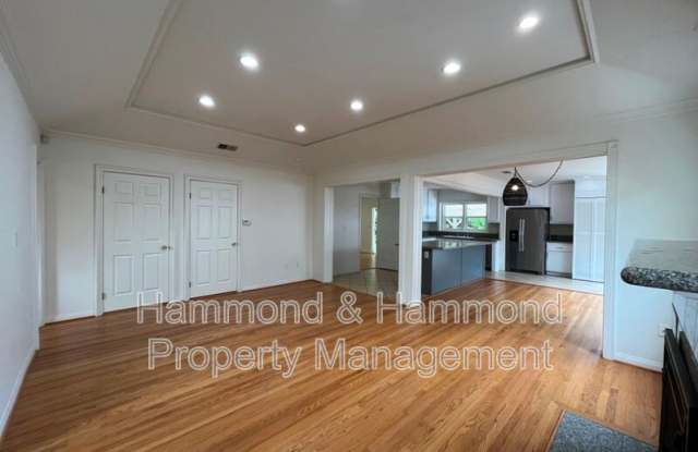4316 Greenbush Ave. Gallery 4