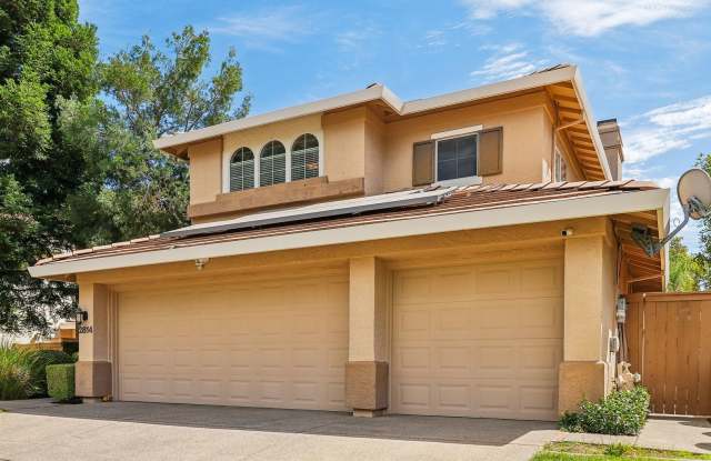 Spacious 4-Bedroom, 3-Bathroom Home with Private Pool in Roseville Gallery 3
