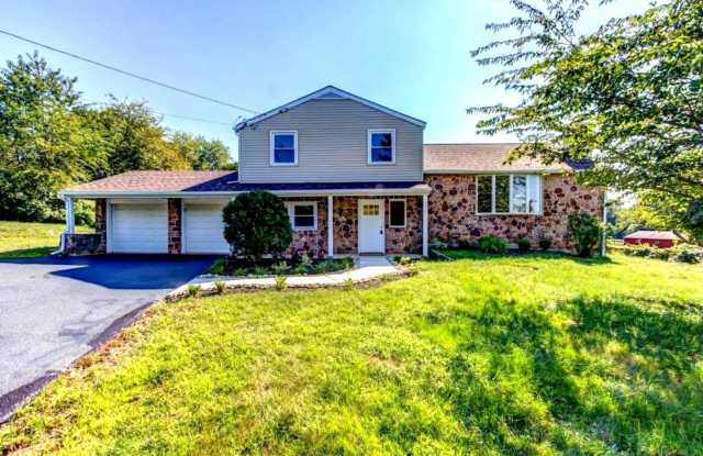 1483 ROMANSVILLE RD Gallery 1