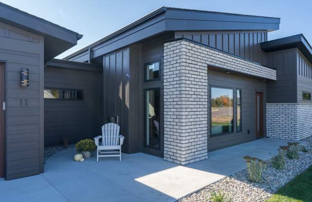11 S Pointe Ct Gallery 2