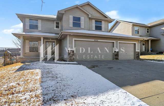 Northwest Omaha 2 Story photos photos