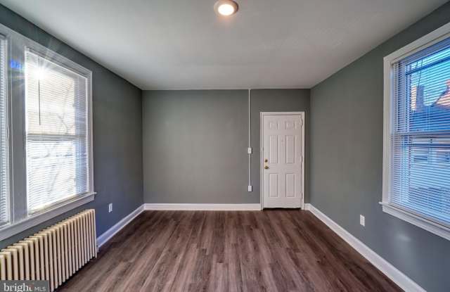 400 DOUGLAS STREET NE photos photos