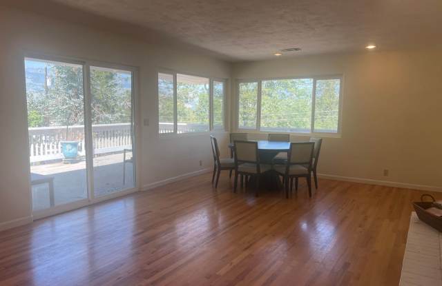 Available Now! 3 bedroom Home with Large Deck & View Gallery 3