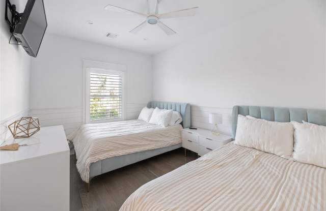 335 Surf Road Gallery 4