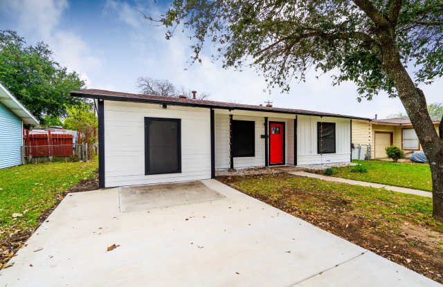 305 Laurelwood Drive Gallery 2
