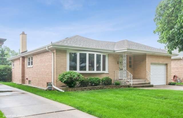 7045 W Madison Street photos photos