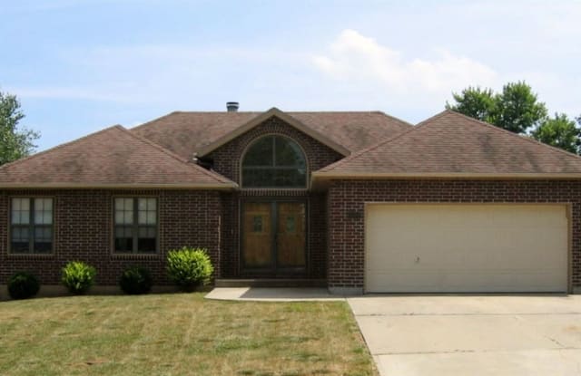 3600 NW Dogwood Dr - 3600 Northwest Dogwood Drive, Blue Springs, MO 64015
