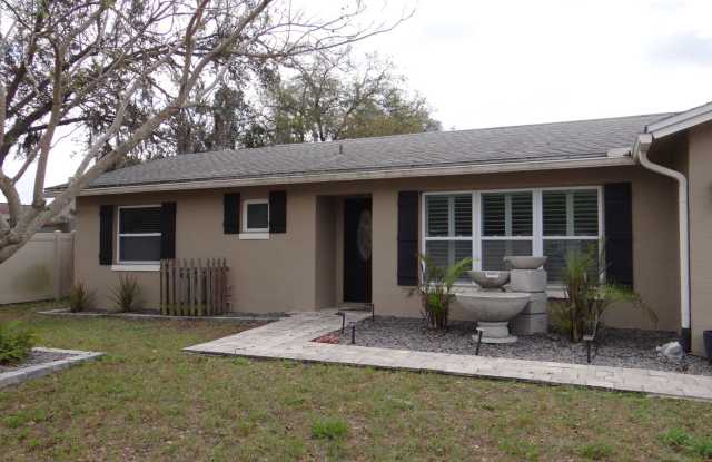 Charming 3-Bed, 2-Bath Pool Home in Desirable Winter Springs photos photos