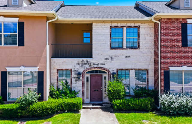 405 Forest Drive Loop Gallery 1