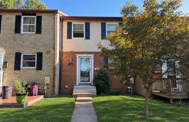 9322 FITZHARDING Lane Gallery 1