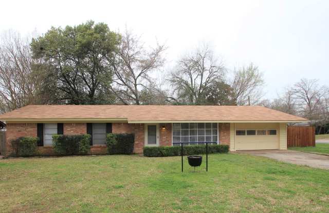 Coming Soon! Beautiful 3 Bedroom, 2 Bathroom Home in Tyler! photos photos
