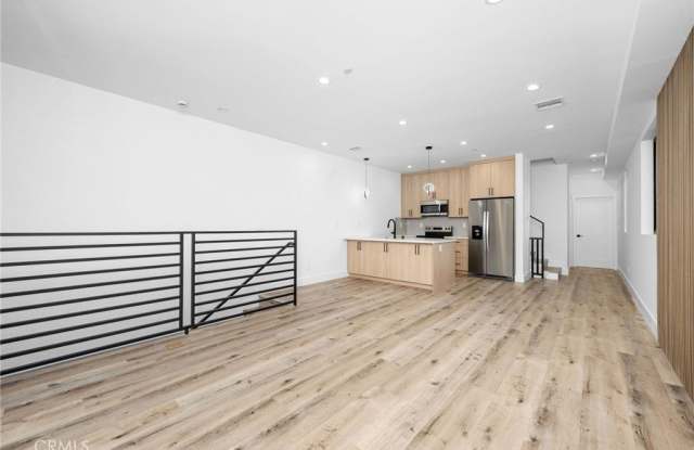 14523 Weddington Street photos photos