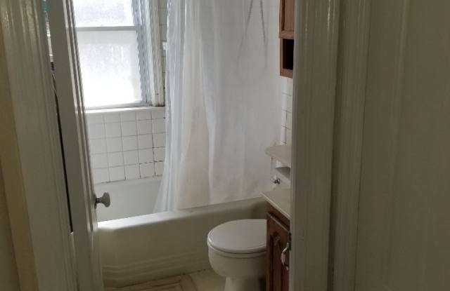 3 bedroom Bungalow with finished basement.. Gallery 3