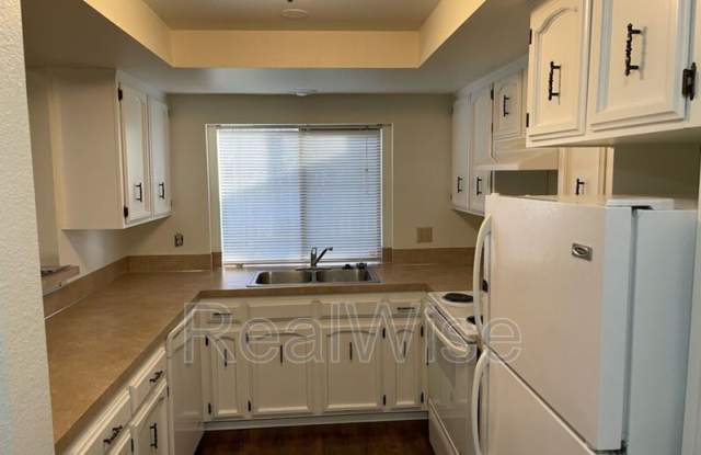 4282 Meadowbrook Court NE Gallery 3
