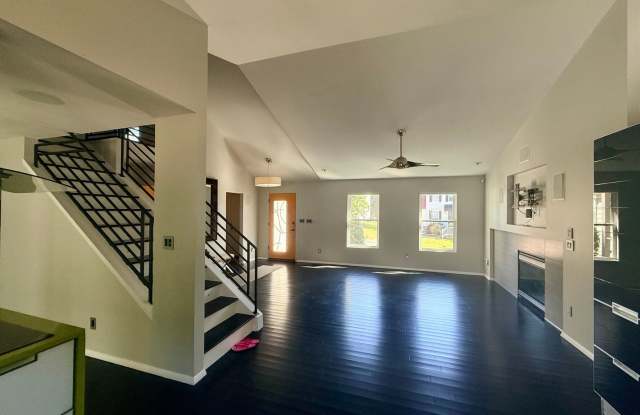 Luxury Modern Living with Solar & Smart\Home Technology Gallery 3