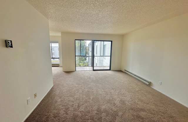 $500 Move In Special!! One Bedroom Condo in Watergate Complex of Emeryville photos photos