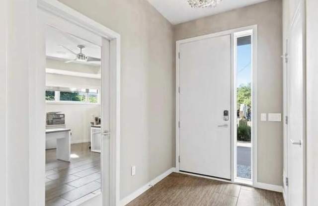 Gorgeous Luxury Townhome Gallery 3