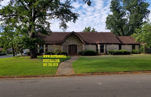 2940 Kessler Dr - 2940 Kessler Drive, Paris, TX 75460