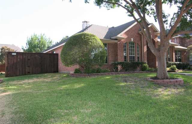 4420 Greenfield Drive Gallery 2