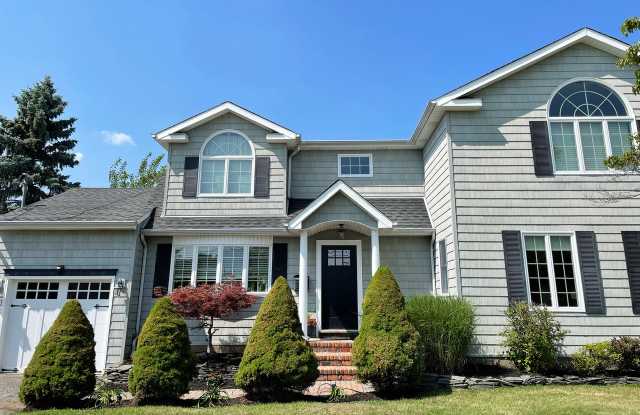19 Edmore Ln S - 19 Edmore Lane South, West Islip, NY 11795