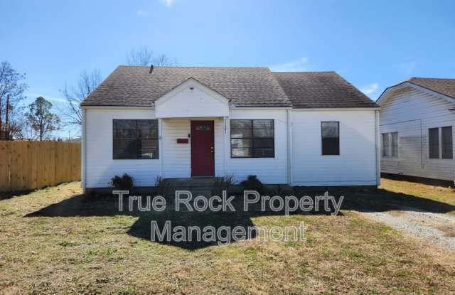 1121 E Beverly photos photos