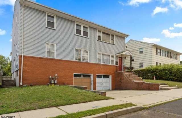1755 Winfield St Apt 2 Gallery 2