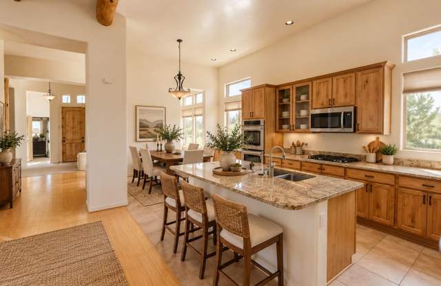 4 Beds 2 Baths Living Room Plus Den Patio Large Primary Windmill Ridge Gallery 3