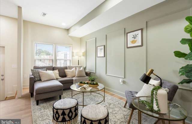 1614 BARCLAY STREET photos photos