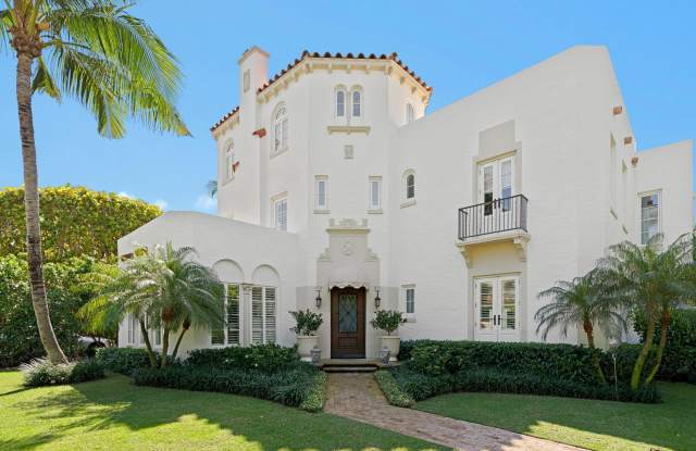 130 Brazilian Avenue photos photos