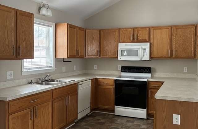 231 Summerpine Place Gallery 2