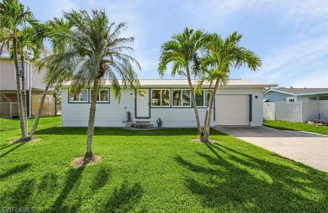 2240 Oleander Street photos photos