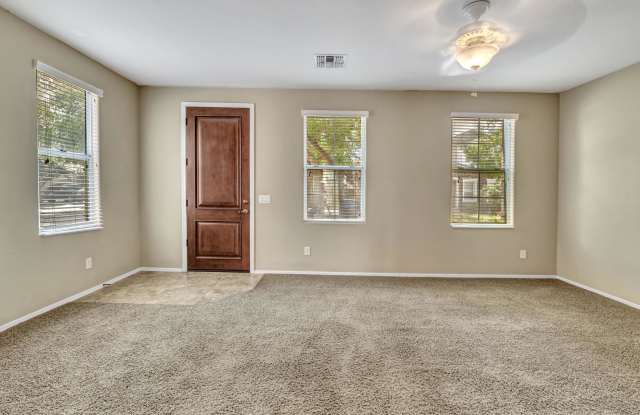 4058 E CARLA VISTA Drive Gallery 3