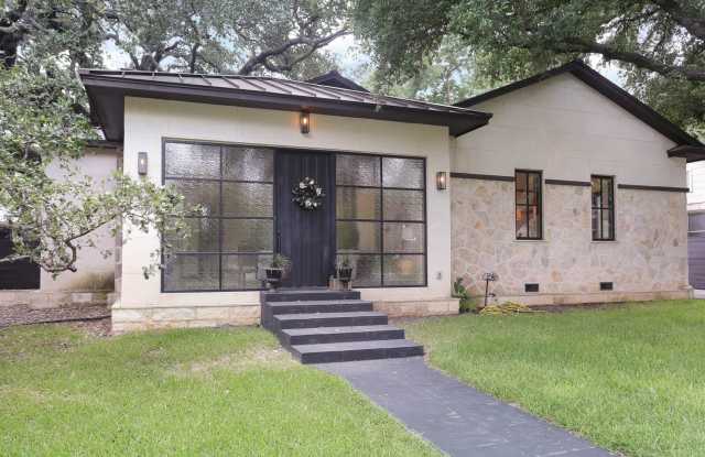 LUXURY 4-BEDROOM HOME IN ALAMO HEIGHTS Gallery 3