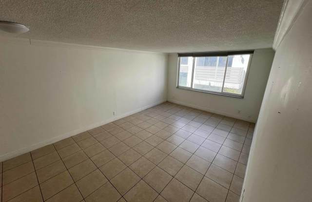 3257 NE 13 Street #402 - 302 Gallery 2