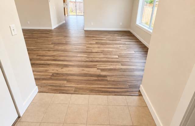 9410 185th Street Court East Gallery 3