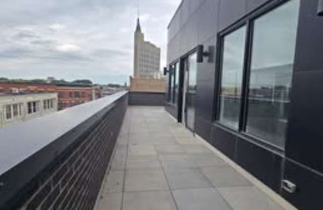1942 West North Avenue Gallery 3