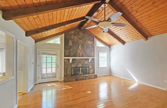 Gorgeous 4 bedroom home in Sprayberry School District Gallery 4