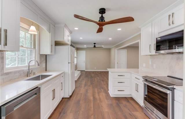 4461 S Roberts Drive Gallery 4